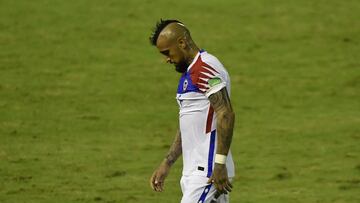Futbol, Venezuela vs Chile.
Clasificatorias al mundial de Catar 2020.
El jugador de la seleccion chilena Arturo Vidal es fotografiado tras el partido valido por las clasificatorias al mundial de Catar 2020 contra Venezuela disputado en Caracas, Venezuela.
17/11/2020
Matias Delacroix/Photosport
Football, Venezuela vs Chile.
2020 Qatar World cup qualifier match.
Chile's player Arturo Vidal is pictured after the 2020 Qatar World cup qualifier match against Venezuela held at the Olimpic stadium in Caracas, Venezuela.
17/11/2020
Matias Delacroix/Photosport