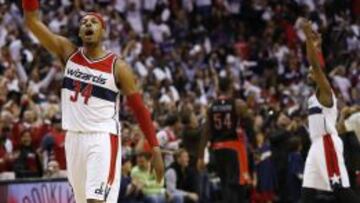 Paul Pierce celebra uno de sus triples del último cuarto ante los Toronto Raptors que llevaron a los Wizards a su tercera victoria en esta serie de playoffs.