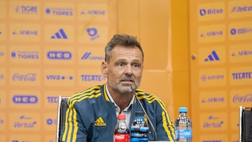 Diego Cocca during a press conference for the Tigers.