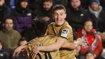 Los jugadores de la Real Sociedad, el japonés Takefusa Kubo y Arkaitz Mariezkurrena