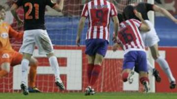 <b>MUY CLARO. </b>Juanito impidió a Zigic marcar de forma ilegal.