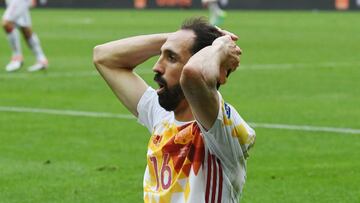 Juanfran still hoping for Spain recall