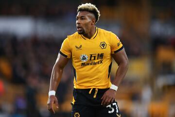 Se form¨® en las categor¨ªas inferiores del Barcelona hasta 2015 que se march¨® a Inglaterra. En la Premier League comenz¨® jugando en el Aston Villa donde demostr¨® su velocidad, posteriormente pasar¨ªa por el Middlesbrough, Wolverhampton y de vuelta al Barcelona en el mercado de invierno de 2022.