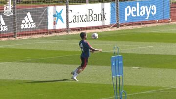 Nueva delicatessen de Isco: control con el pecho y gol