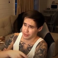 Detienen a un youtuber por dejar morir a su novia en el frío de Moscú durante un directo