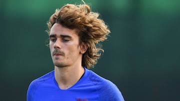 BARCELONA, SPAIN - JULY 15: Antoine Griezmann of FC Barcelona looks on during a training session at Ciutat Esportiva of Sant Joan Despi on July 15, 2019 in Barcelona, Spain. (Photo by David Ramos/Getty Images)