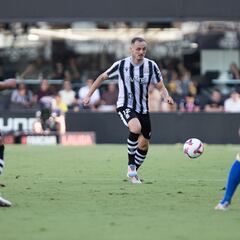 La banda izquierda cojea