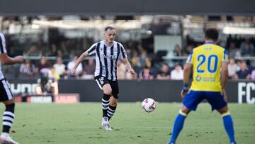 Vukcevic, ante el Cádiz CF.