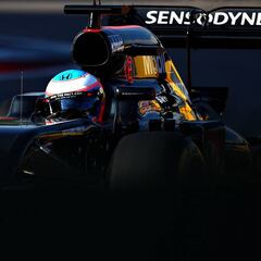 Alonso, el encargado de estrenar el McLaren MCL32 en Barcelona