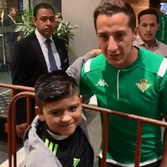 Lainez y Guardado comandaron llegada del Betis a México