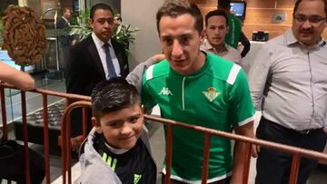 Lainez y Guardado comandaron llegada del Betis a México