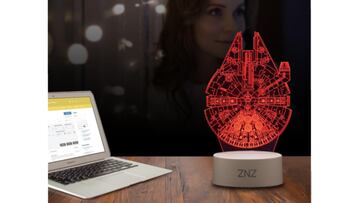 Proyector led de hologramas en 3D y a color de Star Wars con las imágenes de R2-D2, el Halcón Milenario y la Estrella de la Muerte en Amazon