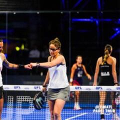 Carolina Navarro y Cata Tenorio se revuelven contras las jóvenes