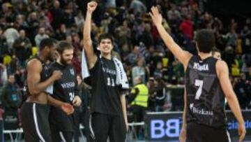Marko Todorovic celebra una acción.