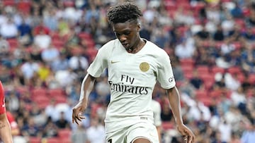 Timothy Weah con el PSG.