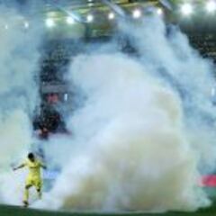 Un bote de gas lacrimógeno obligó a desalojar El Madrigal