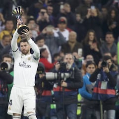 Ramos ofreció el trofeo del Mundial de Clubes a la afición