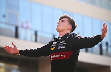 El piloto francés, ganador de la Fórmula 2 en 2023, no consiguió hacerse con un asiento en la Fórmula 1 en 2024 a pesar de ser miembro de la academia de pilotos de Sauber, al preferir mantener la dupla Zhou - Bottas para esa temporada. En la actualidad, sin asiento en F1 y habiendo probado suerte en IndyCar y en el Mundial de Resistencia, Pourchaire podría representar una oportunidad en el largo plazo para Cadillac.