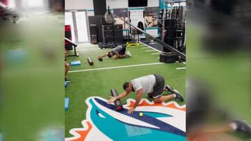 El momento incómodo de Will Smith entrenando con Miami Dolphins