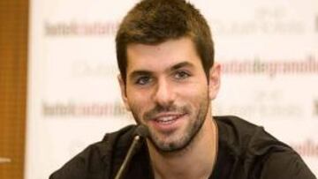 <b>SONRIENTE. </b>Jaime Alguersuari no perdió la sonrisa durante toda la mañana.