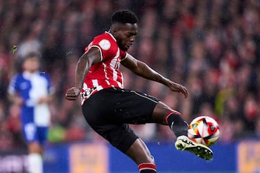 1-0. Magnífica y letal conexión de los hermanos Williams. Centro de Nico, desde la línea de fondo de la banda izquierda, al segundo palo donde se  encuentra Iñaki que ejecuta una potente volea para superar a Jan Oblak.