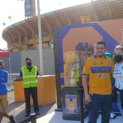 Tigres rinde homenaje a Tomás Boy a las afueras del Universitario