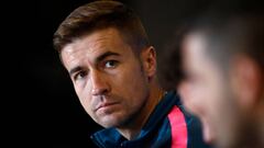 Atletico Madrid&#039;s midfielder Gabi holds a press conference at the Wanda Metropolitano stadium in Madrid on October 30, 2017 on the eve of the UEFA Champions League Group C football match between Atletico Madrid and Qarabag FK. / AFP PHOTO / OSCAR DEL POZO