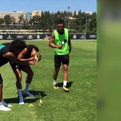 Cumpleaños, huevos y harina: así felicitó Marcelo a Danilo