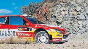 <b>RECONOCIMIENTO. </b>Dani Sordo, al volante del Citroën durante el reconocimiento de ayer en Chipre.