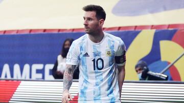 Lionel Messi durante el partido entre Argentina y Colombia correspondiente a la semifinal de la Copa Am&eacute;rica.