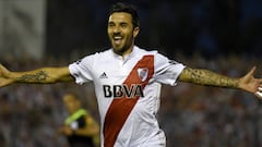 Un doblete de Scocco clasifica a River a cuartos de final