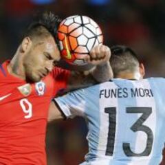 Mauricio Pinilla rompe racha de 11 años sin marcar por Chile