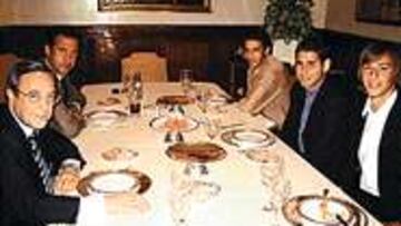 <b>COMIDA PROVECHOSA.</B> La cita con Valdano y Florentino duró tres horas y no se eludió ningún tema.