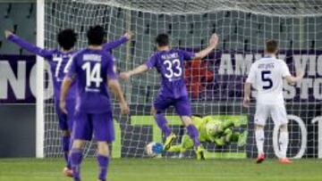Matías Fernández fue una de las buenas figuras en el triunfo de Fiorentina.