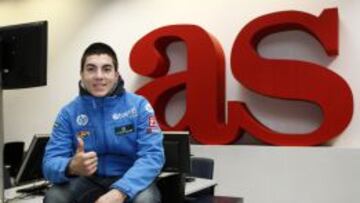 A Maverick Viñales no se le borró la sonrisa de la cara en su visita a la Redacción de AS.