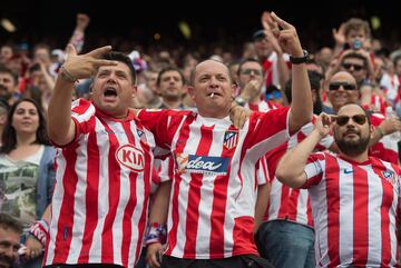 An emotional evening for fans at the Vicente Calderón in the final official game to be played at the stadium.