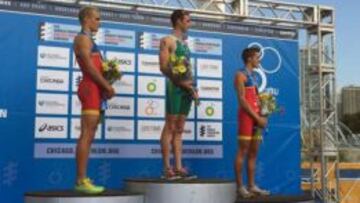 Castro, Birtwhistle y Oliveras, en el podio del triatlón de Chicago