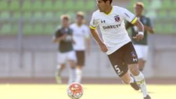 El zaguero argentino renovó por dos años con Colo Colo.