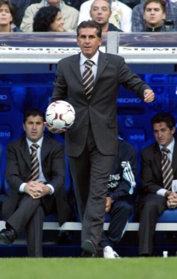 Carlos Queiroz lleg¨® al Real Madrid en la temporada 2003/2004. Tuvo un comienzo espectacular pero al llegar el tramo final de temporada, el equipo se desplom¨® quedando en 4? posici¨®n. El portugu¨¦s fue destituido al terminar la temporada.