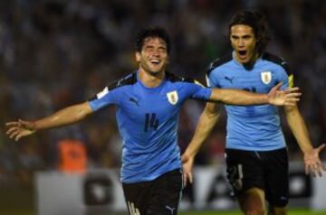 Nicolás Lodeiro marcó el gol que abrió el marcador a favor de Uruguay.