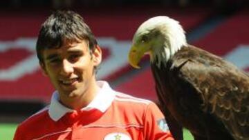 <b>SU PRINCIPIO. </b>Así de feliz se mostraba Salvio a su llegada a estadio Da Luz. Ahora apenas deja el banquillo para pisar el césped del campo lisboeta.