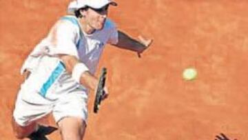 <b>GORRA PROTECTORA. </b>Mantilla volvió ayer a Barcelona y ganó.