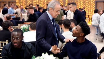 Mendy y Tchouameni, con Florentino en la comida de Navidad del Real Madrid.