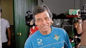 Chaparro seguirá en el Betis