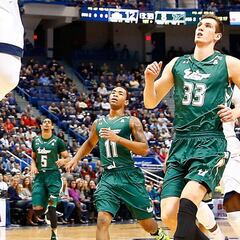 El Unicaja se refuerza con el pívot Rubén Guerrero