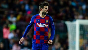 Gerard Piqu&eacute; avanza con el bal&oacute;n durante el Barcelona-Inter de Mil&aacute;n de la Liga de Campeones. 