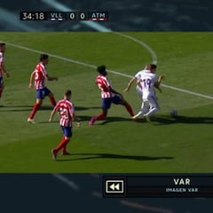 Sánchez Martínez concedió en el VAR penalti de Thomas a Sandro