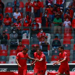 Retiran a tres aficionados en el estadio Nemesio Díez por grito homofóbico
