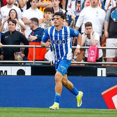 Javi López apunta a quedarse en el Glorioso