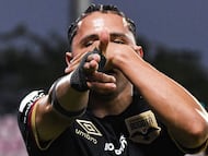 Kevin Parra, jugador de Internacional de Bogotá celebra su gol ante Jaguares de Córdoba en la Liga BetPlay